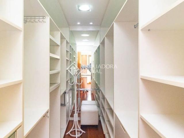 Apartamento com 3 quartos e 170m² para alugar em Moinhos de Vento, Porto Alegre