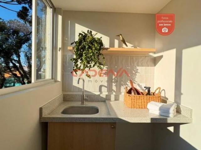 Apartamento com 3 quartos e 1 vaga à venda no Água Verde