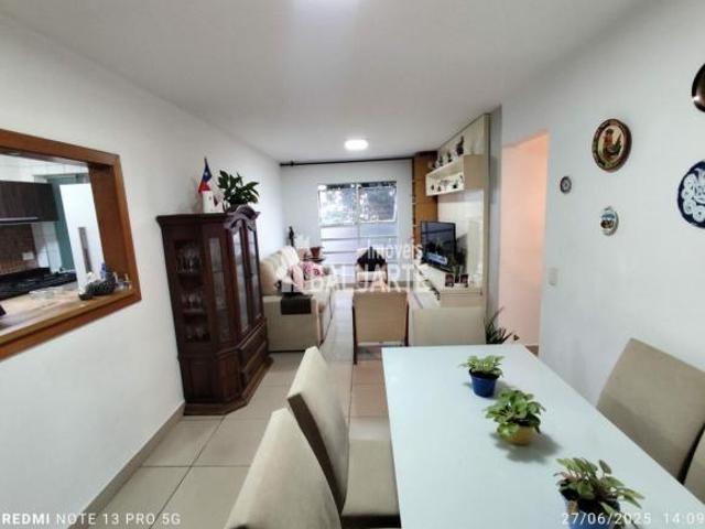 Apartamento com 3 Quartos e 2 banheiros à Venda