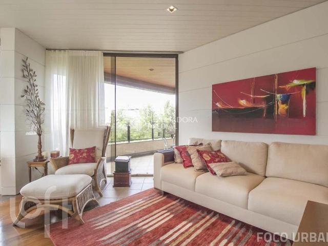 Apartamento com 3 quartos e 304m² para alugar em Bela Vista, Porto Alegre