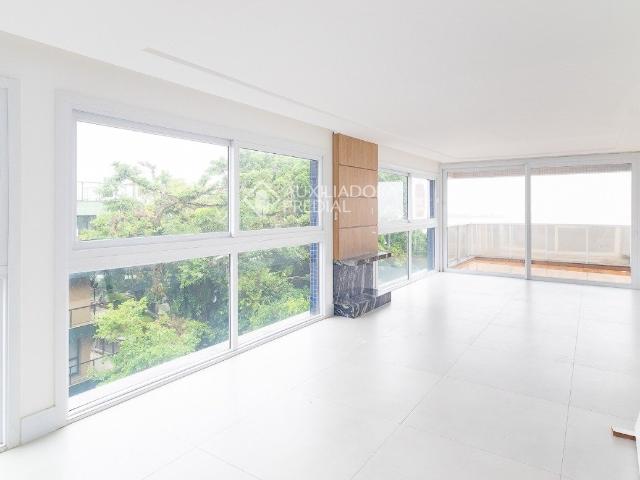 Apartamento com 3 quartos e 311m² para alugar em Vila Assunção, Porto Alegre
