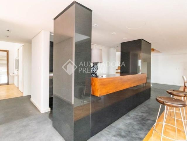 Apartamento com 3 quartos e 328m² para alugar em Independência, Porto Alegre