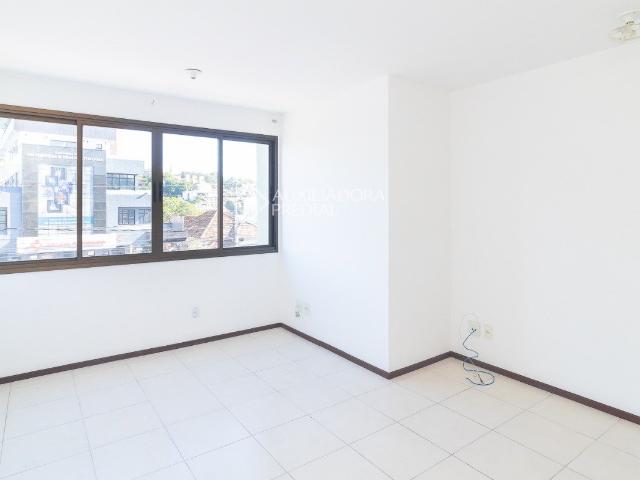 Apartamento com 3 quartos e 71m² para alugar em Medianeira, Porto Alegre