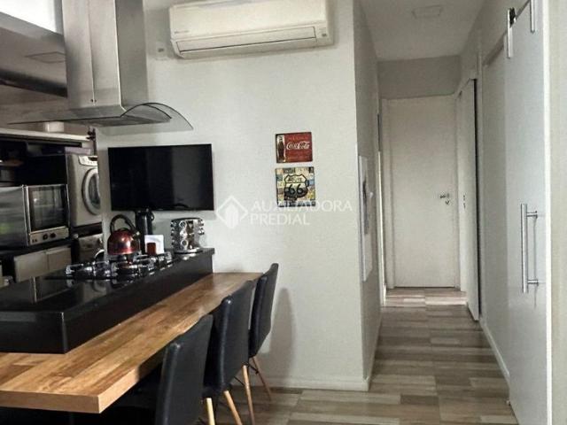 Apartamento com 3 quartos e 79m² para alugar em Jardim Lindóia, Porto Alegre