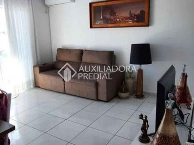 Apartamento com 3 quartos e 81m² para alugar em Santa Regina, Camboriú