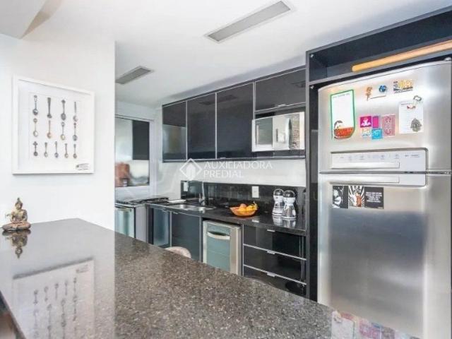 Apartamento com 3 quartos e 97m² para alugar em Boa Vista, Porto Alegre