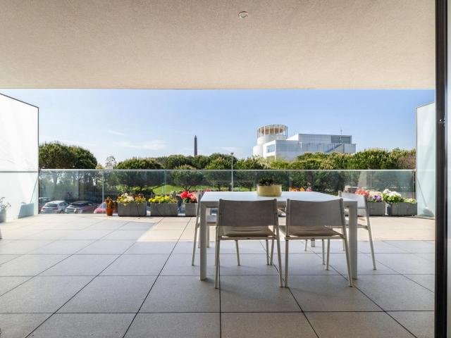 Apartamento com 3 quartos em Parque dos Poetas 111m² Paco de Arcos