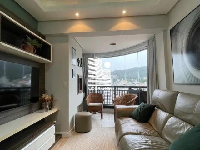 Apartamento com 3 quartos para alugar na Avenida Madre Benvenuta,, Trindade, Florianópolis por R$ 8.000