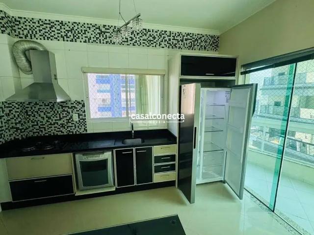 Apartamento com 3 quartos para alugar na Rua 224, 255, Meia Praia, Itapema