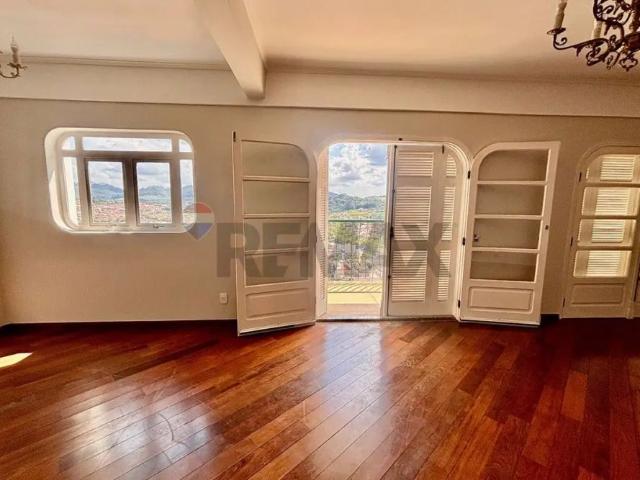 Apartamento com 3 quartos para alugar na Rua Coronel Osório, 195, Centro, Bragança Paulista