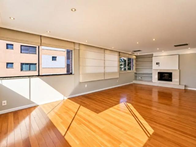 Apartamento com 3 quartos para alugar na Rua Farnese, 94, Bela Vista, Porto Alegre por R$ 8.800