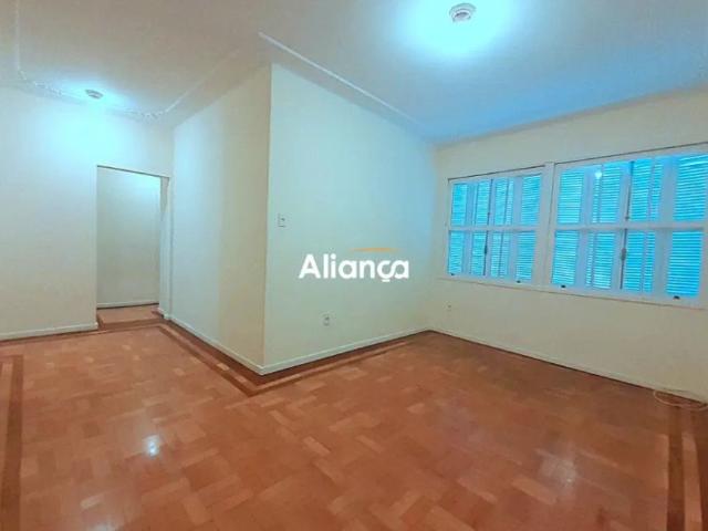 Apartamento com 3 quartos para alugar na Rua Fernandes Vieira, 353, Bom Fim, Porto Alegre por R$ 2.800