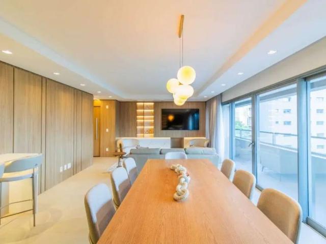 Apartamento com 3 quartos para alugar na Rua Ivescio Pacheco, 89, Jardim Europa, Porto Alegre por R$ 27.000