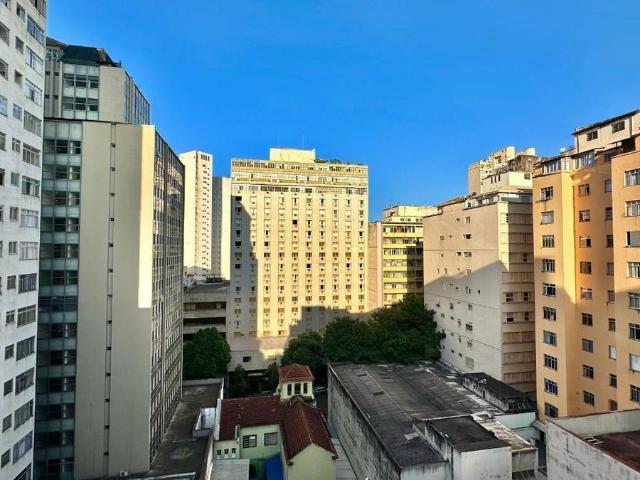Apartamento com 3 quartos para alugar no bairro Centro, 124m²