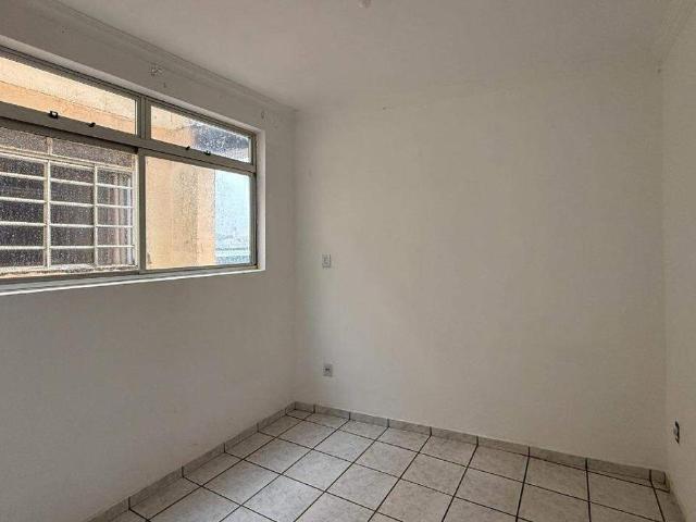 Apartamento com 3 quartos para alugar no bairro Centro, 80m²