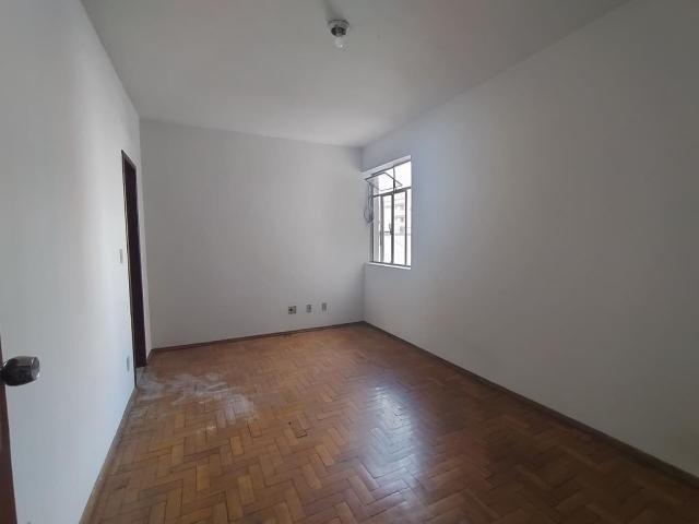 Apartamento com 3 quartos para alugar no bairro Centro