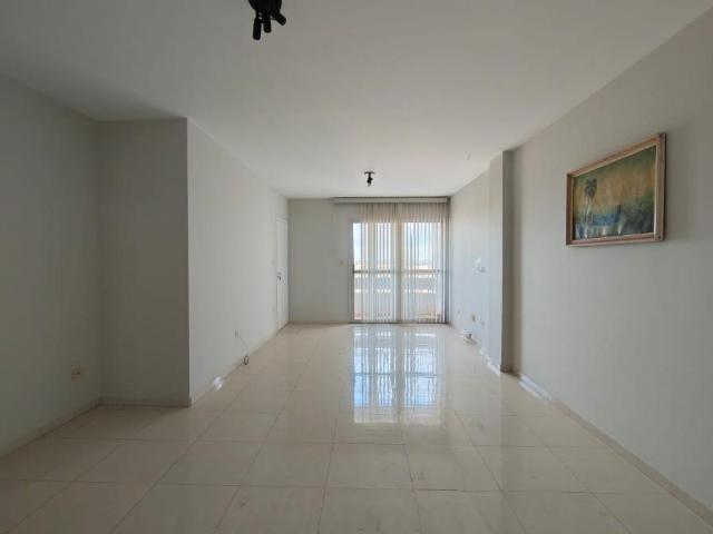 Apartamento com 3 quartos para alugar no bairro Coester