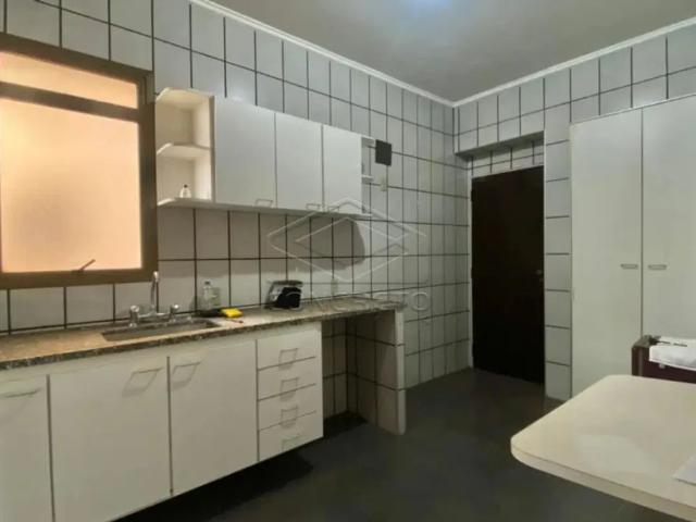 Apartamento com 3 quartos para alugar no Centro, Jaú