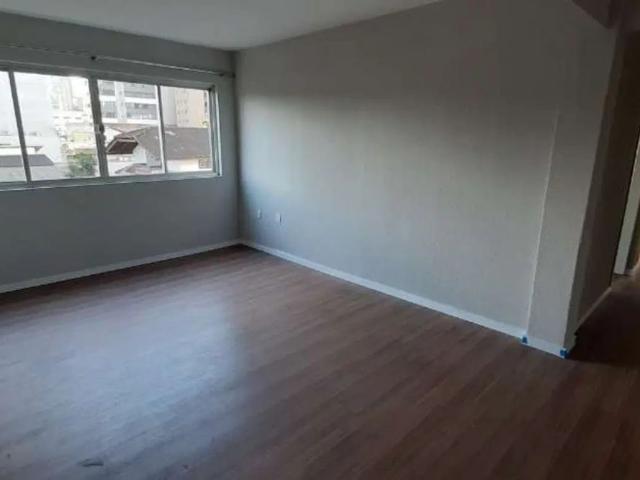 Apartamento com 3 quartos para alugar no Centro, Joinville por R$ 2.600