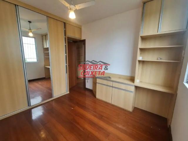 Apartamento com 3 quartos para alugar no Heliópolis, Belo Horizonte por R$ 2.000