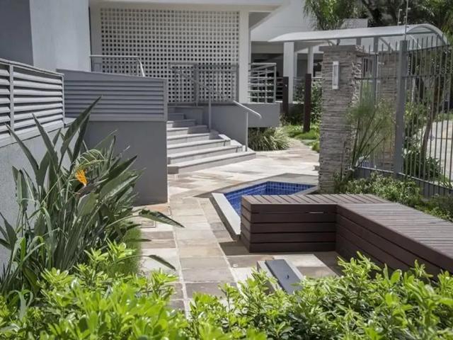 Apartamento com 3 quartos para alugar no Passo da Areia, Porto Alegre, 79 m2 por R$ 3.200