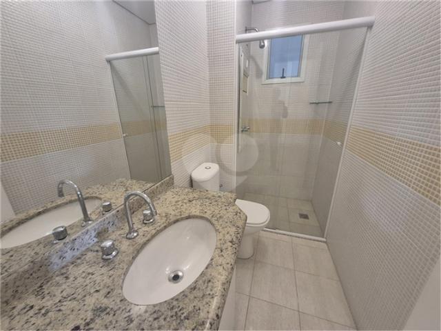 Apartamento com 3 quartos para alugar em Alto de Pinheiros SP