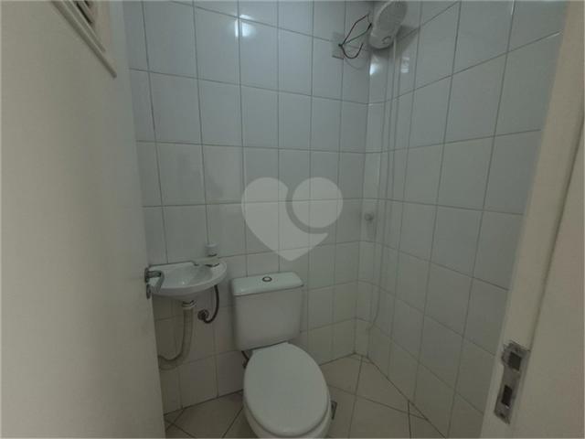 Apartamento com 3 quartos para alugar em Alto de Pinheiros SP