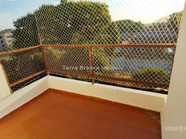 Apartamento com 3 Quartos para Alugar por R$ 1.000/mês