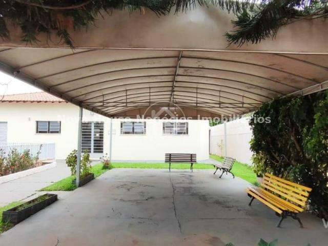 Apartamento com 3 Quartos para Alugar por R$ 1.600/mês