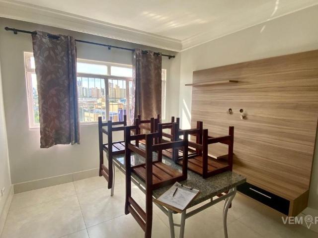 Apartamento com 3 Quartos para Alugar por R$ 2.000/mês