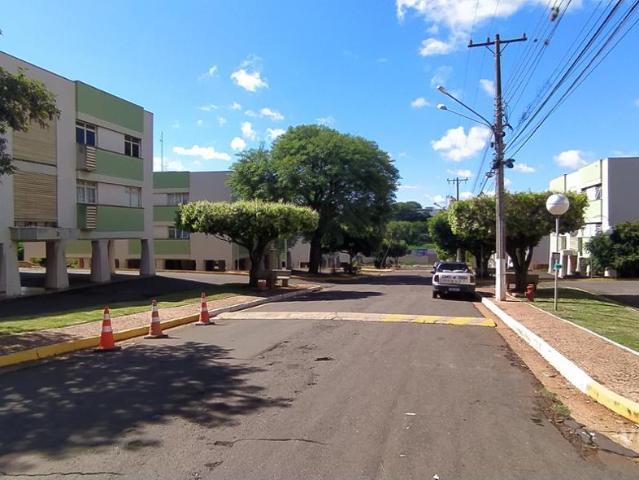 Apartamento com 3 Quartos para Alugar por R$ 2.450/mês