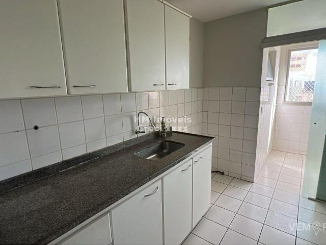 Apartamento com 3 Quartos para Alugar por R$ 2.500/mês