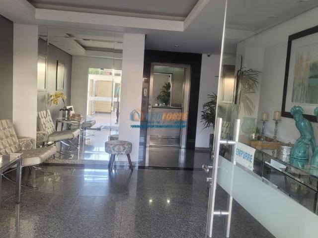 Apartamento com 3 Quartos para Alugar por R$ 5.000/mês