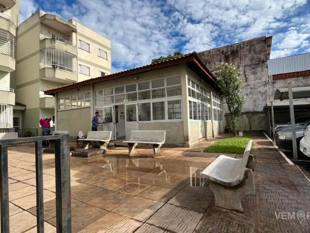 Apartamento com 3 Quartos para Alugar por R$ 900/mês