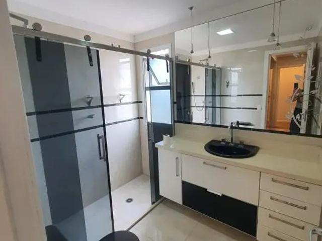Apartamento com 3 Quartos para alugar, 156m² Centro