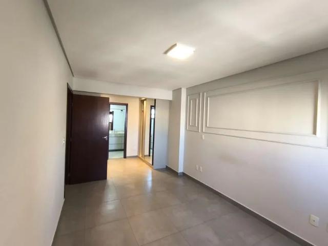 Apartamento com 3 Quartos para alugar, 130m² Centro