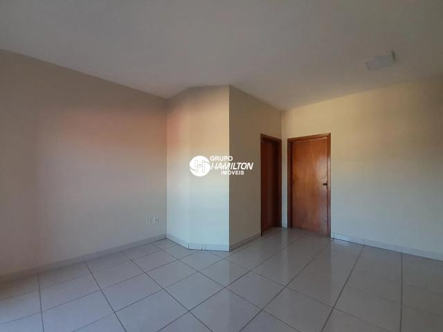 Apartamento com 3 quartos para alugar
