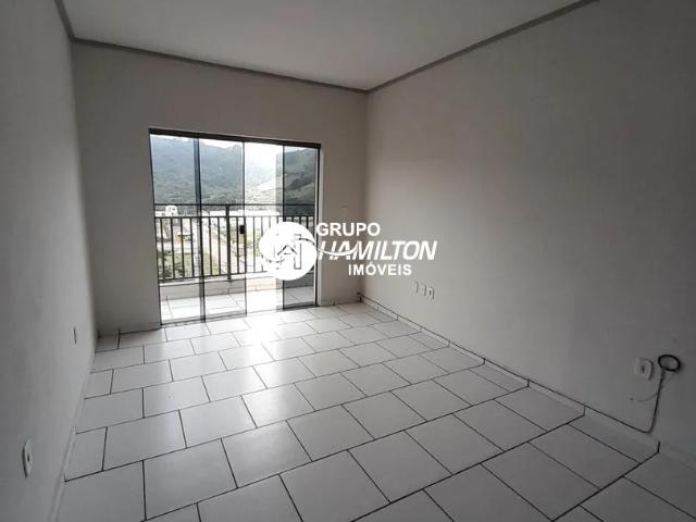 Apartamento com 3 quartos para alugar