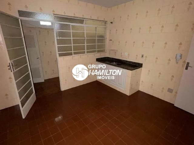 Apartamento com 3 quartos para alugar