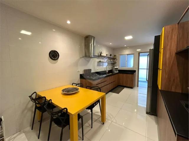 Apartamento com 3 quartos para locação em Embaré SP