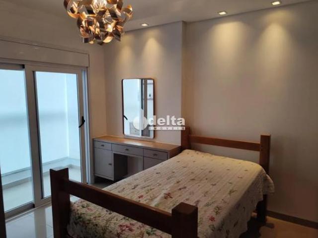 Apartamento com 3 quartos sendo suítes disponível para venda no bairro Lídice em Uberlândia MG