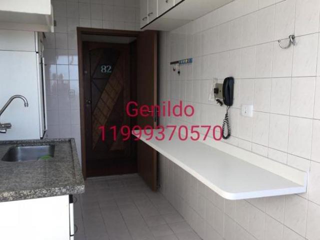 Apartamento com 3 quartos sendo 1 suite, 2 banheiros, 2 vagas de garagem, a 150m da estação FL55
