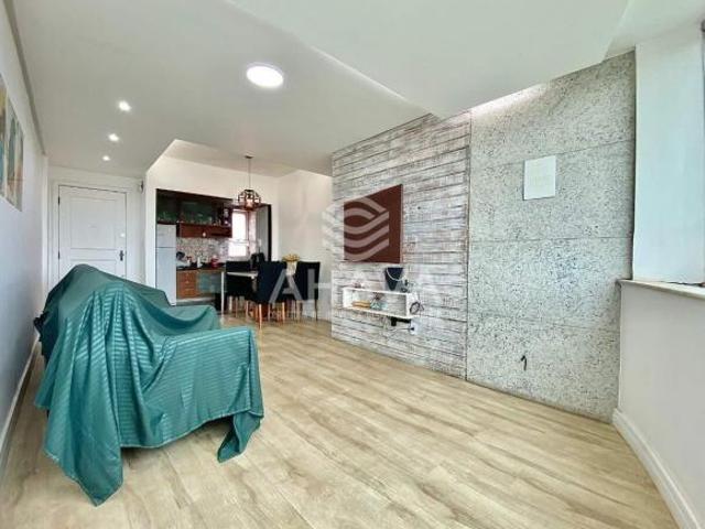 Apartamento com 3 Quartos sendo 1 Suíte à Venda, 105m², 2 Vagas, Bairro Santa Rosa, próximo à Avenid