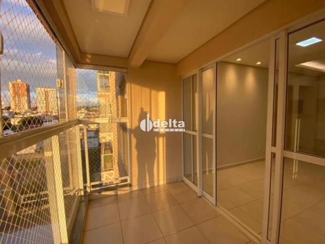 Apartamento com 3 quartos, sendo 1 suíte, disponível para locação e venda no bairro Patrimônio, em U
