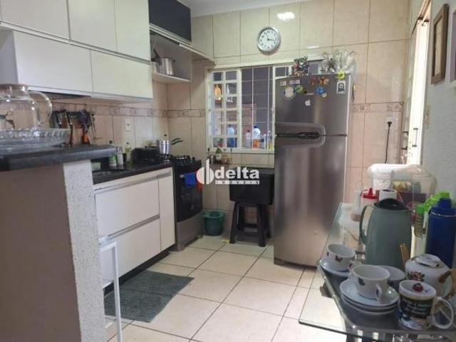 Apartamento com 3 quartos sendo 1 suíte disponível para venda no bairro Tabajaras em Uberlândia MG
