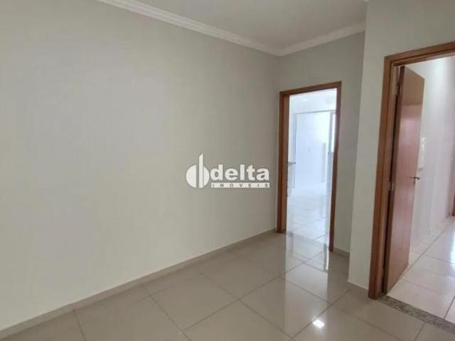 Apartamento com 3 quartos sendo 1 suíte disponível para venda no bairro Tubalina em Uberlândia MG