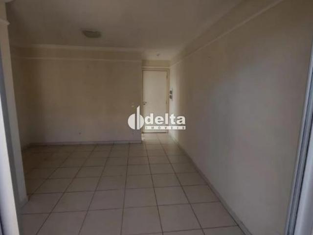 Apartamento com 3 quartos sendo 1 suíte disponível para venda no bairro Chácaras Tubalina E Quartel