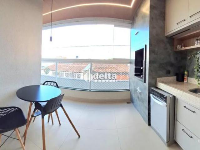 Apartamento com 3 quartos sendo 1 suíte disponível para venda no bairro Jardim Patrícia em Uberlândi