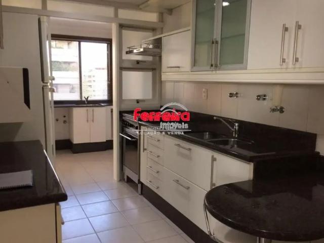 Apartamento com 3 quartos sendo 1 suíte e 2 vagas, localizado no bairro Mont'Ser
