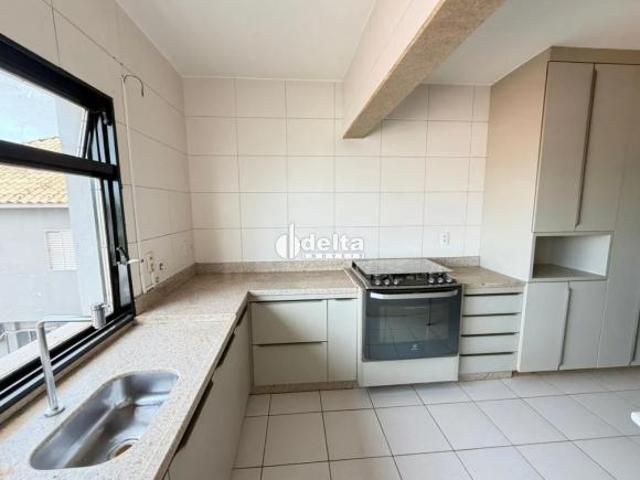 Apartamento com 3 quartos sendo 2 suite para locação e venda no bairro Lídice em Uberlândia MG